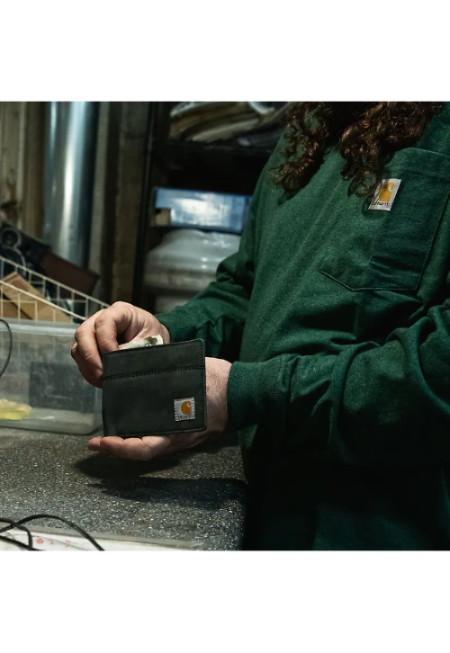 carhartt-saddle-leather-bifold-wallet-hold-workwear-wearhouse-work-boots-apparel-safety-gear
